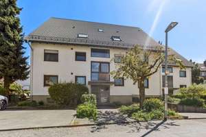 Stilvoll saniertes DG-Domizil mit Loggia und Weitblick in begehrter Lage von Freiburg Sankt Georgen – 79111 Sankt Georgen-Nord, Freiburg im Breisgau – Vorschaubild 20
