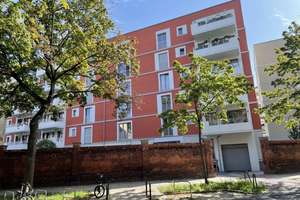 +++ sonniger Balkon mit zwei Zimmer und Einbauküche +++