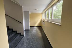 Geräumige 2-Zimmer Wohnung in Forstenried mit Balkon und viel Potential! – Die vollständige Adresse der Immobilie erhältst du vom Anbieter., 81476 Forstenried, München – Vorschaubild 2
