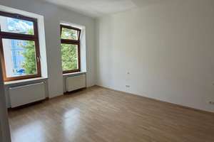Helle, und ruhige, 2-Zimmer-Altbauwohnung mit sep. Wohnküche mit EBK in München-Lehel – Gewürzmühlstraße 1, 80538 Lehel, München – Vorschaubild 4