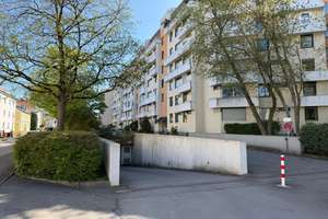 Zentrale, vermietete 3 Zi. Wohnung mit TG & Außenstellplatz sowie Terrasse im Herzen von Augsburg – Die vollständige Adresse der Immobilie erhältst du vom Anbieter., 86157 Pfersee-Nord, Augsburg – Vorschaubild 2