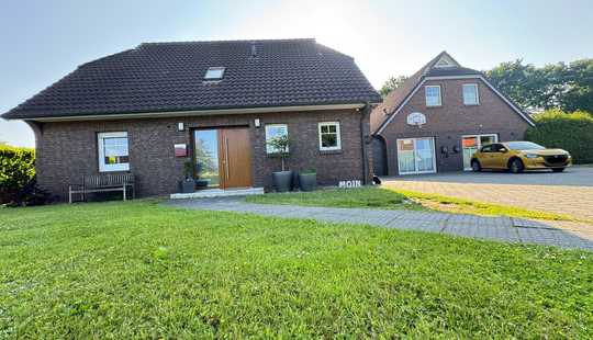 Bild von Idyllisches Anwesen mit großem Garten und privater Einfahrt – Wohnen an der Nordsee