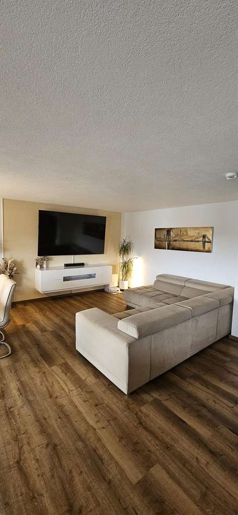 Immobilie in Ilshofen - Helle 3 Zimmer Wohnung mit großem Balkon und TG in Ilshofen - Bild 2