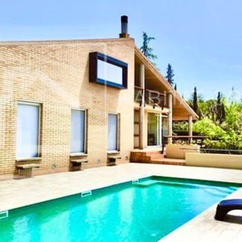Haus zum Verkauf in Banyoles