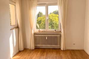 Helle, frisch renovierte 3-Zimmer-Wohnung mit Balkon & Tageslichtbad in Frankfurt- Niederursel – 60439 Niederursel, Frankfurt am Main – Vorschaubild 3
