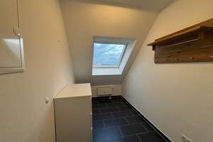 Komfortable 3-Zimmer-Wohnung mit Einbauküche, Süd-Ost-Balkonen und Außenstellplatz – Die vollständige Adresse der Immobilie erhältst du vom Anbieter., 53125 Röttgen, Bonn – Vorschaubild 12