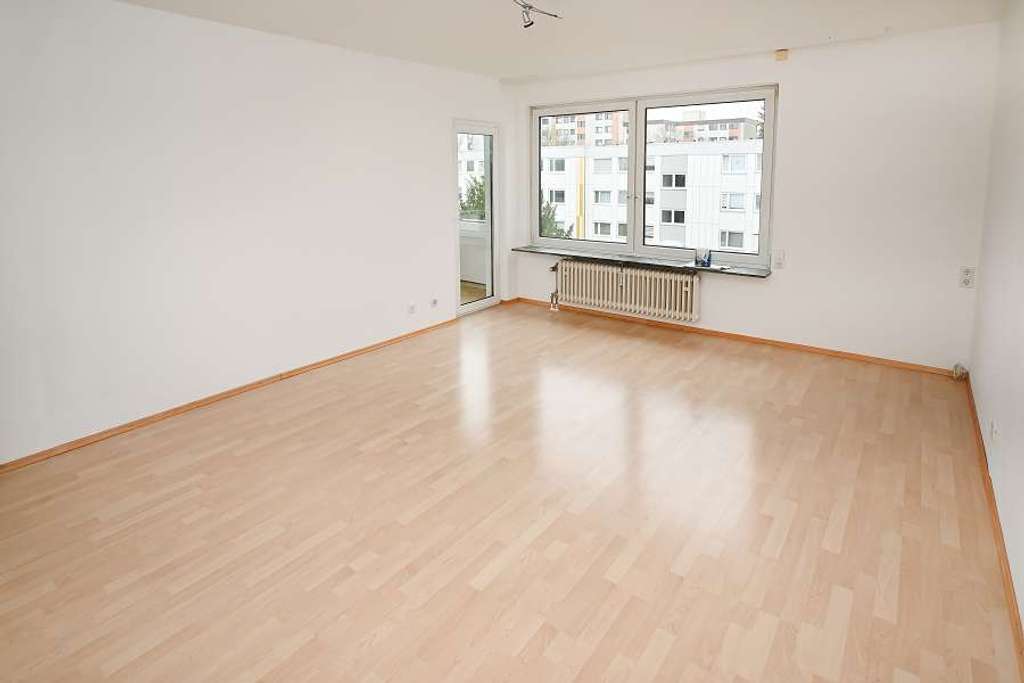 Immobilie in Isernhagen - Charmante Wohnung mit Potenzial in gefragter Lage von Altwarmbüchen! - Bild 1