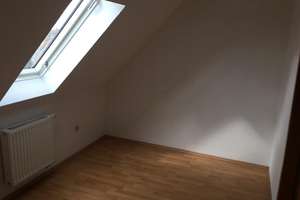 Helle  2,5-Zimmer-Dachgeschosswohnung in Regensburg-Kumpfmühl