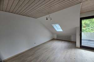 Charmante Dachgeschosswohnung mit großem Balkon in gepflegter Reihenhausanlage – Die vollständige Adresse der Immobilie erhältst du vom Anbieter., 26131 Eversten, Oldenburg (Oldenburg) – Vorschaubild 6