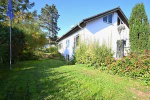 Panoramablick in Kenzingen:
Großzügiges Wohnen mit schönem Garten in exklusiver Hanglage – Die vollständige Adresse der Immobilie erhältst du vom Anbieter., 79341 Kenzingen – Vorschaubild 3