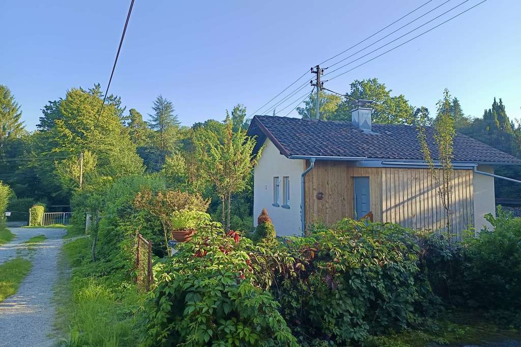 Immobilie in Großerlach - Charmantes Wochenendhaus im Grünen mit Garten, gepflegt, liebevoll hergerichtet und einzugsbereit - Bild 0