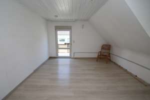 Zweifamilienhaus mit großzügigem Grundstück und Entwicklungspotential in Frankfurt-Harheim – 60437 Harheim, Frankfurt am Main – Vorschaubild 17