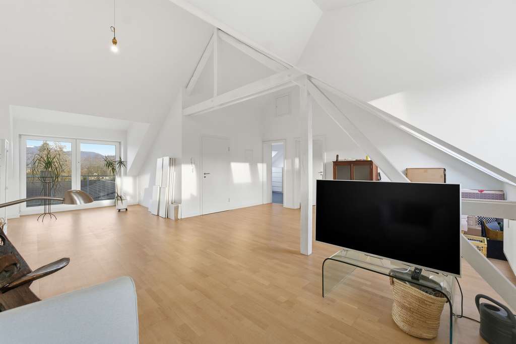 Altbau trifft Weitblick – sanierte 6-Zimmer Maisonette mit Siebengebirgs-Panorama