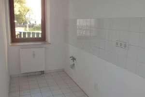 Frei ab 1.3.26 - Bad mit Fenster - nur Wohnzi. straßenseitig ! – Limbacher Straße 28, 9113 Schloßchemnitz, Chemnitz – Vorschaubild 3