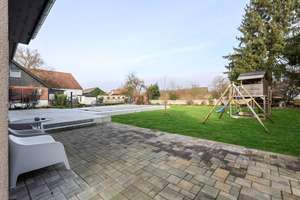 Moderne Stadtvilla mit Pool und großzügigem Garten – luxuriöses Wohnen in ruhiger Lage von Neuried – Die vollständige Adresse der Immobilie erhältst du vom Anbieter., 77743 Neuried – Vorschaubild 56