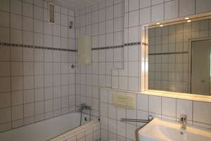 Frisch renovierte 2-Zi.-Whg mit Sonnenbalkon und toller Aussicht – Königstraße 114, 42853 Hölterfeld, Remscheid – Vorschaubild 7