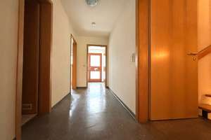 Bezugsfreies Haus mit 250 m² Wohn- und Nutzfläche, 5-7 Zi., Vollkeller, Hobbyraum, Garage und Garten – Die vollständige Adresse der Immobilie erhältst du vom Anbieter., 1156 Gompitz, Dresden – Vorschaubild 4