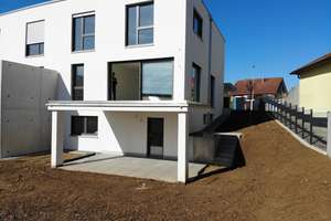 Wohntraum auf höchstem Niveau in Aalen-Fachsenfeld: Neubau moderne Doppelhaushälfte mit Garten – Richthofenstrasse 10/2, 73434 Fachsenfeld, Aalen – Vorschaubild 2