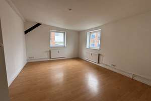 Charmante 2-Zimmer-Dachgeschosswohnung in ruhiger Innenhoflage