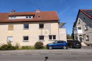 WOHNEN UND VERMIETEN MIT GARTEN UND GARAGE – Die vollständige Adresse der Immobilie erhältst du vom Anbieter., 96450 Bertelsdorf, Coburg – Vorschaubild 1