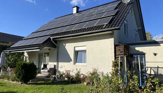 Bild von Große Zimmer, Vollkeller, PV-Anlage, Garage, gute Lage - tolles Einfamilienhaus mit vielen Details!