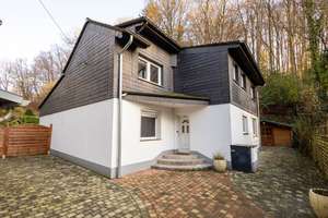 Bergisch Gladbach-Rommerscheid: 
Freistehendes Einfamilienhaus mit besonderem Charme! – Die vollständige Adresse der Immobilie erhältst du vom Anbieter., 51465 Stadtmitte, Bergisch Gladbach – Vorschaubild 1