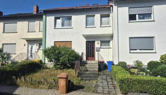 Bild von Ihr neues Zuhause mit Potenzial – Reihenmittelhaus mit Garage in Hanau-Großauheim