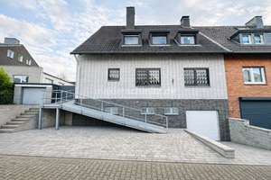 FAMILIENFREUNDLICHES HAUS MIT GARTEN UND GARAGE! – Die vollständige Adresse der Immobilie erhältst du vom Anbieter., 41238 Schelsen, Mönchengladbach – Vorschaubild 1