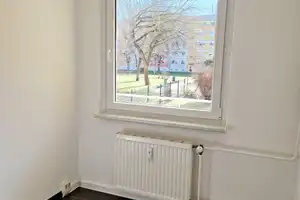 Nur wenige Stufen ins neue Wohnglück - sanierte 3 Zimmer Wohnung mit Balkon und EBK – Birkholzer Weg 8, 39128 Magdeburg – Vorschaubild 7