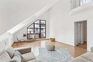 Gemütliche 2,5-Zimmer-Maisonette-Wohnung unweit des Michaeliparks in ruhiger Lage mit Westbalkon – Die vollständige Adresse der Immobilie erhältst du vom Anbieter., 81825 Berg am Laim Ost, München – Vorschaubild 2