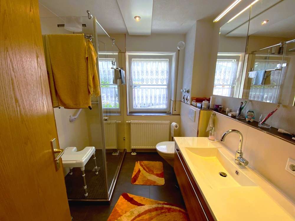 Immobilie in Meckenbeuren - Willkommen, zu Hause! Schöne 3-Zimmerwohnung 
mit Garage + Außenstellplatz in Meckenbeuren - Bild 2