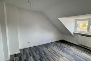 Schöne 3 Zimmer Dachgeschosswohnung in Essen Altendorf. Renoviert und bezugsfertig! – Heinrich-Strunk-Straße 42, 45143 Altendorf, Essen – Vorschaubild 10