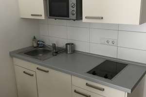 Stilvolle, gepflegte 1-Zimmer-Wohnung mit Balkon und EBK in Erlangen – Gebbertstr. 38, 91052 Stubenloh, Erlangen – Vorschaubild 2