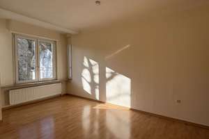 Großzügige 4-Zimmer-Maisonette-Wohnung mit 2 Balkonen, 2 Bädern, Altbauflair und Blick ins Grüne – Die vollständige Adresse der Immobilie erhältst du vom Anbieter., 42285 Barmen, Wuppertal – Vorschaubild 6
