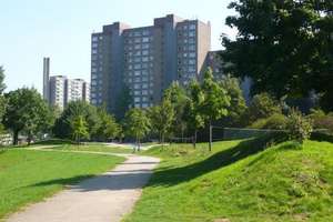 3-Zimmer-Wohnung mit Ausblick in Darmstadt-Kranichstein – Gruberstraße 2, 64289 Kranichstein, Darmstadt – Vorschaubild 1