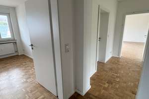Exklusive 4-Zimmer-Wohnung in der Lehmgrubensiedlung, liebevoll saniert mit Balkon und Garten ! – Die vollständige Adresse der Immobilie erhältst du vom Anbieter., 97084 Heidingsfeld, Würzburg – Vorschaubild 9
