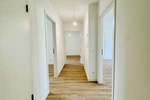 Helle, geräumige Wohnung mit 2 Balkonen nahe Barbarossaplatz – Martin-Luther Str. 50, 10779 Schöneberg, Berlin – Vorschaubild 3