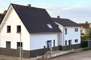 Fit für die Zukunft: Einzugsbereites, modernes  EFH mit ELW  mit Wärmepumpe und Photovoltakikanlage. – Die vollständige Adresse der Immobilie erhältst du vom Anbieter., 48653 Coesfeld – Vorschaubild 1