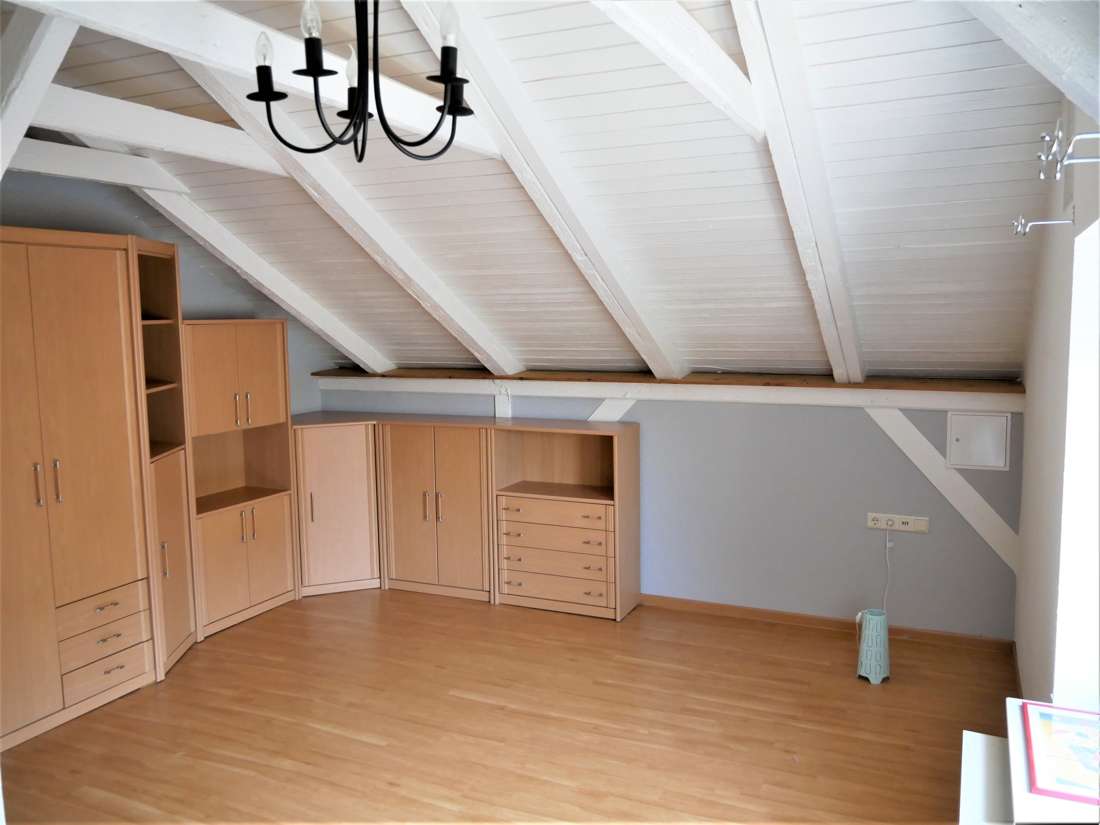 Immobilie in Nordhastedt - Vorbildliche Reitanlage zum Top-Preis !
inklusive großzügigem Wohnhaus
bei Heide - Holstein - Bild 2