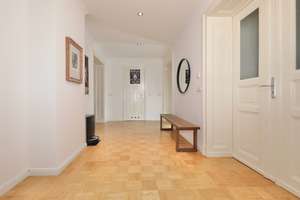 GROSSZÜGIGE ALTBAUWOHNUNG MIT AUFZUG - MIT BALKON & PARKETT - NÄHE OSTBAHNHOF & SPREE – Andreasstr. 64 aa, 10243 Friedrichshain, Berlin – Vorschaubild 2