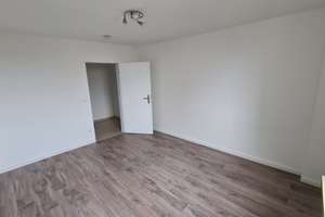 Gepflegte 3-Zimmer-Wohnung mit Balkon und EBK in München – Hauzenberger Straße 14, 80687 Friedenheim, München – Vorschaubild 4
