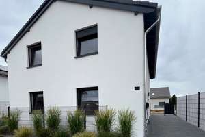 Neuwertiges 8-Zimmer Haus mit 180 m² in Jülich mit Einbauküche – Sandweg 46, 52428 Jülich – Vorschaubild 1