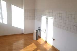 Helle 4-Raum-Wohnung mit Balkon zu vermieten – Rothenseer Straße 33, 39124 Neue Neustadt, Magdeburg – Vorschaubild 3