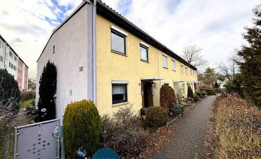 Ruhig gelegenes, klassisches Reihenendhaus mit Balkon, Garten und Garage in Reutlingen-Orschelhagen.