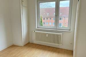 1-Raumwohnung mit großer Küche – Dietrichsdorfer Höhe 3, 24149 Neumühlen-Dietrichsdorf, Kiel – Vorschaubild 2