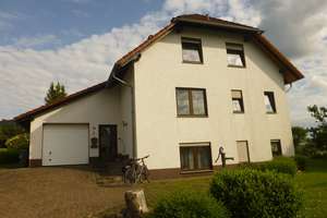Attraktives und großzügiges Wohnhaus mit 7 Zimmern für langfristige Vermietung in Uslar OT – Die vollständige Adresse der Immobilie erhältst du vom Anbieter., 37170 Uslar – Vorschaubild 1