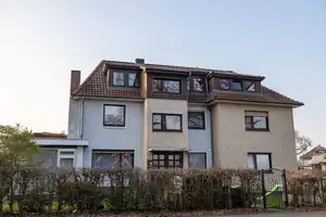 *** 3 PARTEIEN im MFH in BELIEBTER LAGE mit viel WOHNFLÄCHE *** – Delmenhorst – Vorschaubild 4