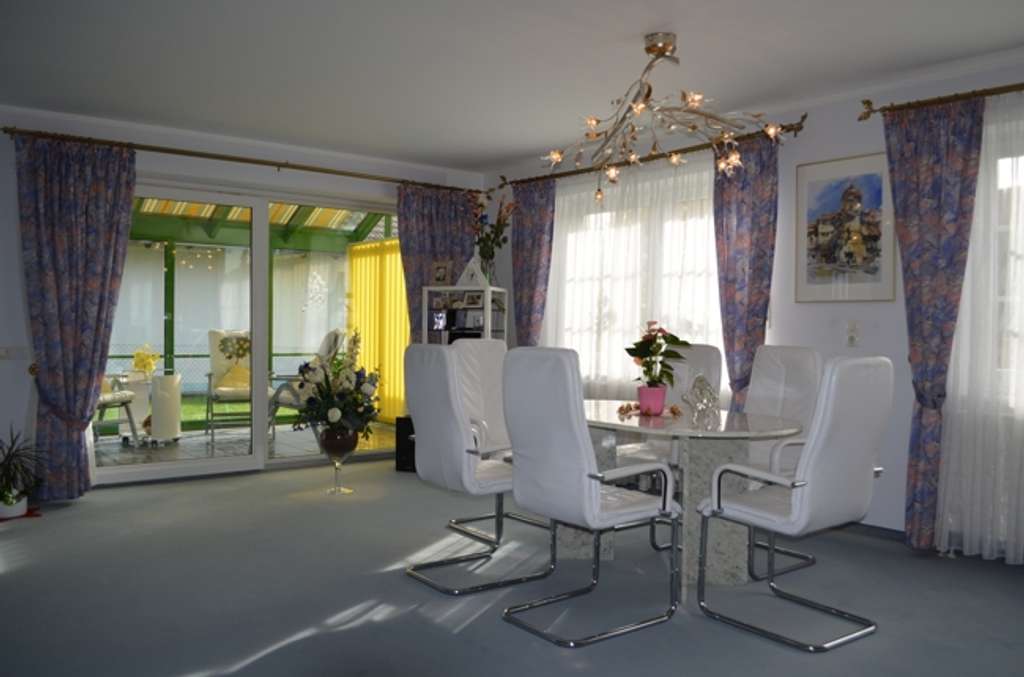 Immobilie in Weil - attraktives Ein-/ Zweifamilienhaus mit Stil und Charme -
in ruhiger, idyllischer Ortsrandlage - Bild 3