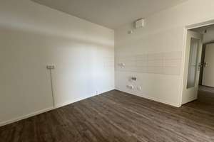 Studenten aufgepasst: WG-geeignete 3-Raumwohnung mit Einbauküche! – Michelangelostr. 2, 1217 Räcknitz/Zschertnitz, Dresden – Vorschaubild 7