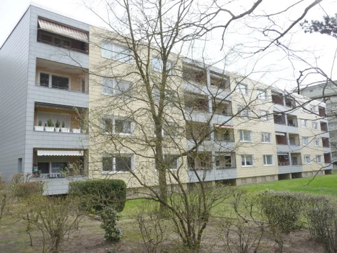 +++ GUT GESCHNITTENE SANIERUNGSBEDÜRFTIGE 3 ZI.-ETW AM SCHWARZEN BERGE, Braunschweig – Bild 1